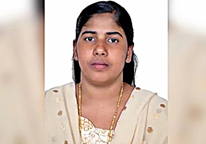 মামলার সঙ্গে সম্পর্কিত সম্প্রদায়ের নেতারা কী পদক্ষেপ নিয়েছেন? নিমিশা প্রিয়ার জীবন বাঁচানোর জন্য ইয়েমেনের বিভিন্ন স্তরে আলোচনা চলছে, ঘটনাবলীর সঙ্গে পরিচিত সূত্রগুলি দ্য ইন্ডিয়ান এক্সপ্রেসকে এ কথা জানিয়েছে। ‘‘তার জীবন বাঁচানোর জন্য আলোচনা অত্যন্ত গুরুত্বপূর্ণ পর্যায়ে রয়েছে। আমরা ইতিবাচক ফলাফলের বিষয়ে আশাবাদী। সম্প্রদায়ের নেতারা, ভারতীয় মিশনের সঙ্গে যুক্ত দুই ইয়েমেনি নাগরিক এবং একজন মধ্যস্থতাকারী স্যামুয়েল জেরোম ভাস্করণ আলোচনায় জড়িত,’’ একটি সূত্র জানিয়েছে।
