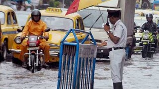 রাত থেকে একটানা বৃষ্টিতে জলমগ্ন শহরের বিস্তীর্ণ এলাকা (File Photo)