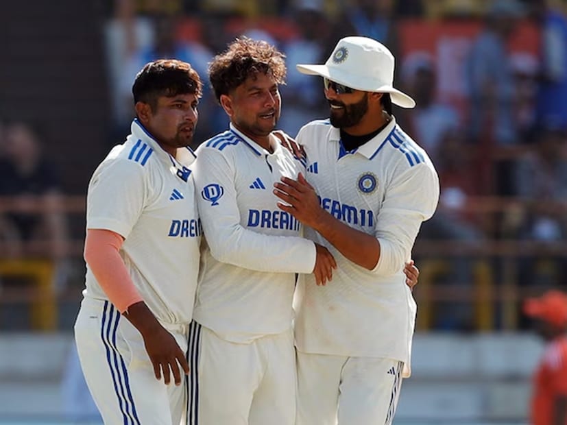 কুলদীপ যাদব একজন চালাক স্পিনার এবং ব্যাটসম্যানদের ভালোভাবে বোকা বানাতে পারেন। তার রিস্ট স্পিন বুঝতে বারবার সমস্যায় পড়েছেন ইংরেজ ব্যাটাররা। অনেক অভিজ্ঞ খেলোয়াড় তাকে ইংল্যান্ডের বিরুদ্ধে দ্বিতীয় টেস্টের প্লেয়িং ইলেভেনে অন্তর্ভুক্ত করার পরামর্শ দিচ্ছেন।