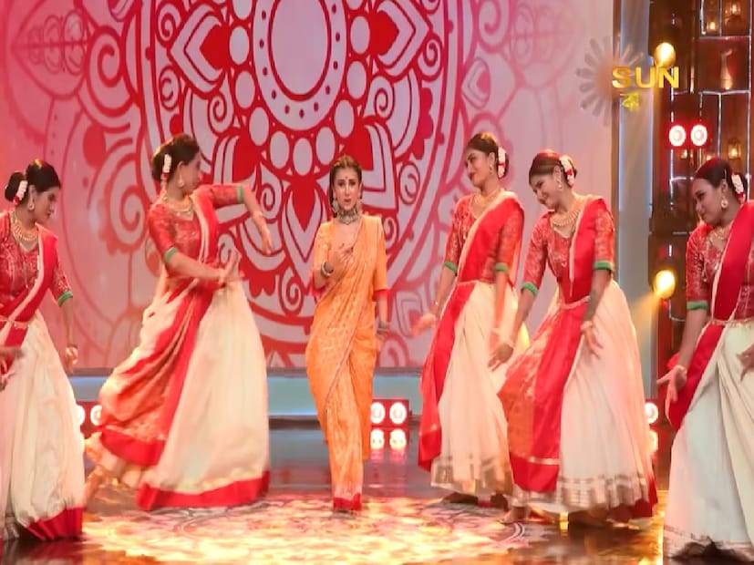 সিজন ২-এর মাসিক ফিনালে হাসি-খেলায়-মজায় ভরপুর। ফিনালের বিজয়িনী পাবেন ২লক্ষ টাকা। সঙ্গে থাকছে লক্ষ্মীদের জীবন সংগ্রামের গল্প। সেইসব গল্প শুনবেন মনামী। শুধু শুনবেন না গল্প, থাকছে মনামীর নাচের পারফরম্যান্স। ৩১ জুলাই সন্ধ্যে ৬ টা- সান বাংলায় দেখা যাবে এই ফিনালে।