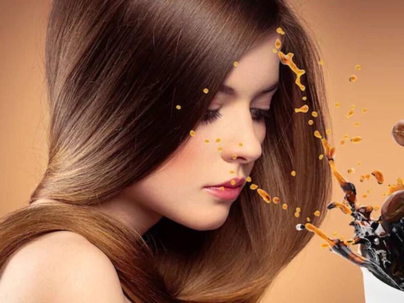 কফিতে প্রাকৃতিকভাবে ট্যানিন নামক রঞ্জক পদার্থ থাকে যা চুল স্থায়ীভাবে কালো করে। যদি আপনার চুল বাদামি বা গাঢ় বাদামি হয় তবে চুল আরও গাঢ় দেখাতে পারে। এটি চুলের প্রাকৃতিক রঙ বাড়ায়। এটি চকচকেও যোগ করে। ক্যাফেইন চুলের বৃদ্ধি বাড়ায়। মাথার ত্বকের স্বাস্থ্য উন্নত করে।