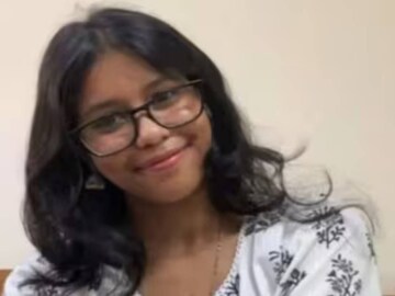 যমুনা নদীতে স্নেহার দেহ পাওয়া যায়