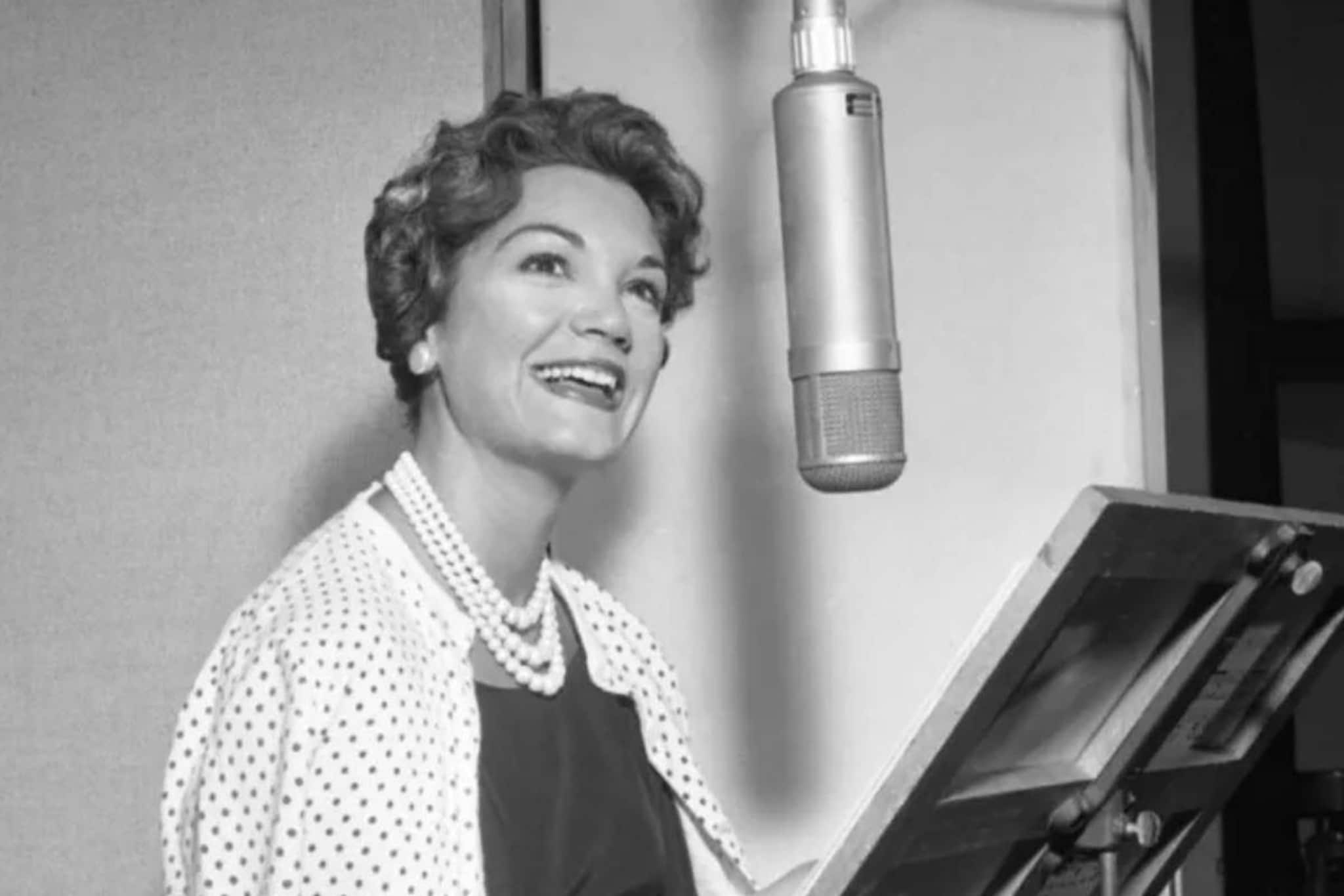 প্রেটি লিটল বেবি জনপ্রিয়তা পেল ৬২ বছর পর! কয়ের মাসের মধ্যেই প্রয়াত গায়িকা কনি ফ্র্যান্সিস