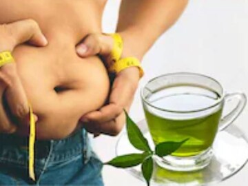 চুমুকে চমৎকার! রাতে ঘুমোনর আগে গলায় ঢালুন ‘এই’ পানীয়! ঘুমের মধ্যেই গলগলিয়ে গলবে ভুঁড়ি!