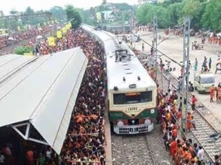 উৎসবের দিনে অতিরিক্ত পরিষেবা ট্রেনের