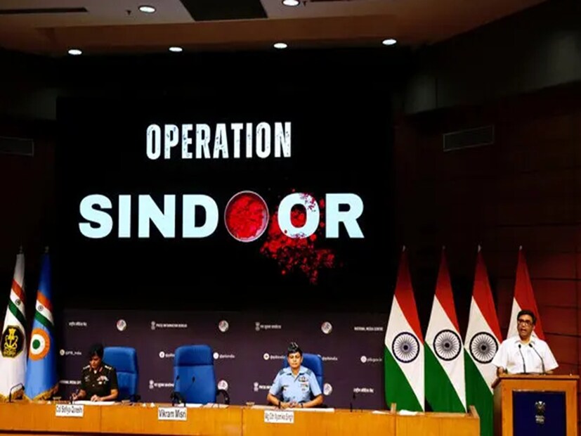 পাকিস্তান চিনের ল্যাব, ভারত সেখানে নিজের ক্ষমতা পরীক্ষা করেছে: প্রতিবেশী দেশ যত বড়াই করুক না কেন, এই প্রসঙ্গে স্পেন্সার পাকিস্তানের সামরিক সক্ষমতা নিয়েও প্রশ্ন তুলেছেন। তিনি এএনআইকে বলেন, ‘‘পাকিস্তান একটি চিনা-সশস্ত্র বাহিনী। চিন এটিকে জীবন্ত যুদ্ধক্ষেত্রের ল্যাব হিসেবে ব্যবহার করে।’’ তিনি বলেন, ভারতের এই অভিযান কেবল পাকিস্তানের প্রতি প্রতিক্রিয়া নয় বরং চিনের প্রতিরক্ষা প্রযুক্তির একটি বাস্তব স্থল পরীক্ষাও ছিল। তিনি বলেন, 