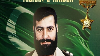 নিহত ক্যাপ্টেন শের খানকে শ্রদ্ধা জানালেন পাক সেনাপ্রধানের৷ সৌজন্যে এক্স নিহত ক্যাপ্টেন শের খানকে শ্রদ্ধা জানালেন পাক সেনাপ্রধানের৷ সৌজন্যে এক্স