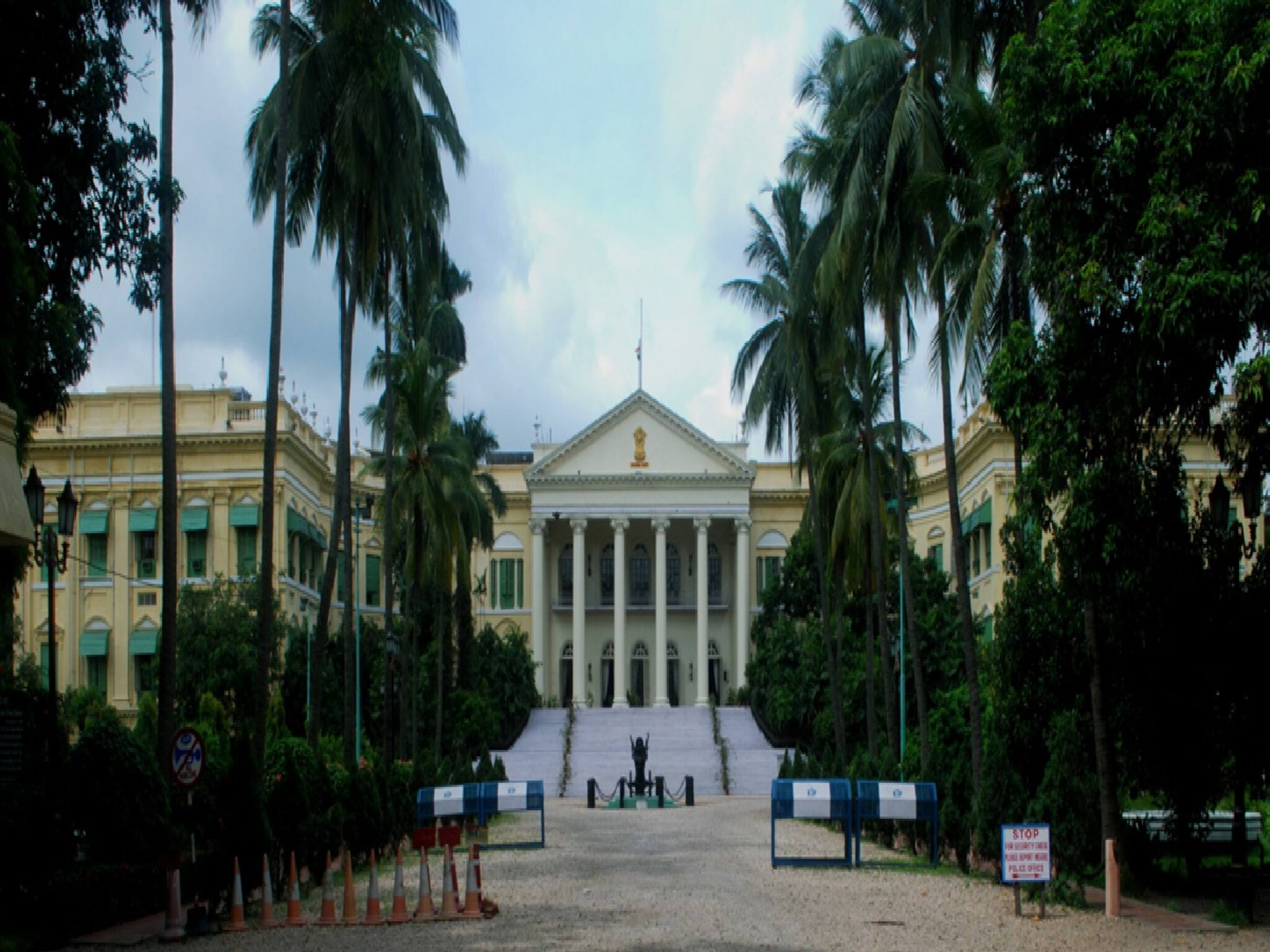 West Bengal Education: বাংলার সব বিশ্ববিদ্যালয়ের জন্য শনিবার 'বড়দিন'! দুপুরেই রাজভবনে ভিড় জমাবেন উপাচার্যরা! নজর রাখছে রাজ্য