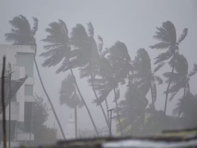 Cyclonic Circulation IMD: মুষলধারে আসছে…! আগামী ২৪ ঘণ্টায় প্রবল বৃষ্টির সর্তকতা ১২ রাজ্যে, বজ্রবিদ্যুৎ দমকা হাওয়া ঝড়-জল কাঁপাবে ৫ রাজ্য, কী হবে বাংলায়? জানিয়ে দিল IMD