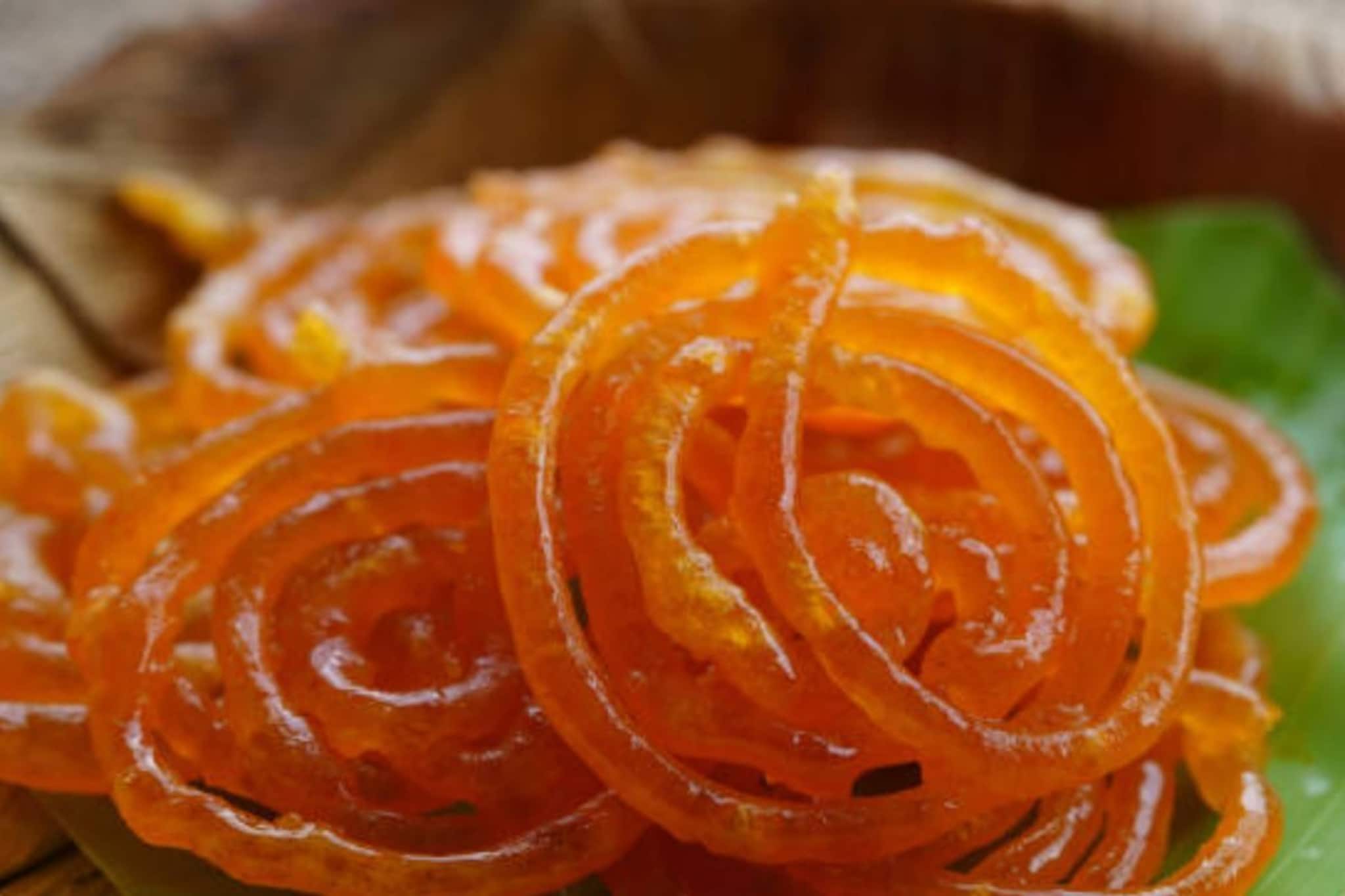 ঝাড়গ্রামের এই গ্রামে লক্ষ্মীপুজোয় জিলিপির মেলা! প্রায় ১৬০০ কুইণ্টাল জিলিপি বিক্রি