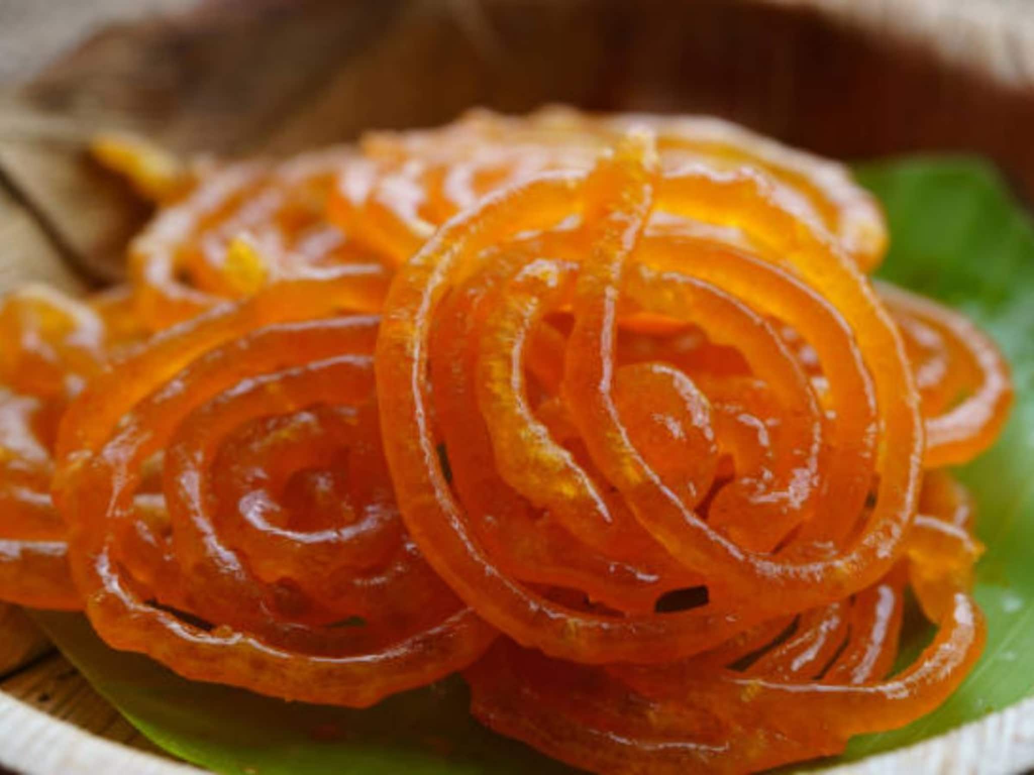 ঝাড়গ্রামের এই গ্রামে লক্ষ্মীপুজোয় জিলিপির মেলা! প্রায় ১৬০০ কুইণ্টাল জিলিপি বিক্রি