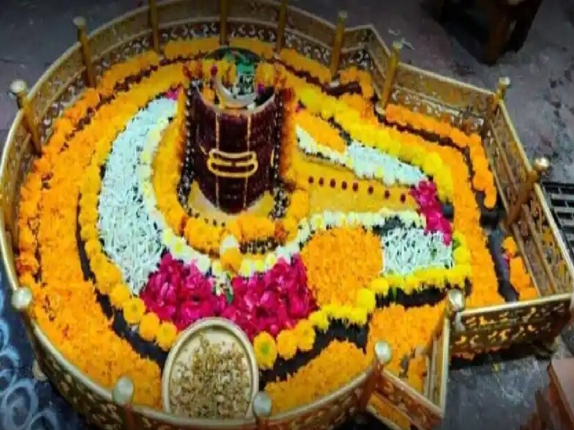 *মহাদেবের আশীর্বাদ পাওয়ার জন্য, মানুষ উপাসনা করে এবং তপস্যা করে যাতে তারা মহাদেবের আশীর্বাদ পেতে পারে। আচার্য বংশধর ঝা বলেন, মহাদেব দ্রুততম আনন্দকারী, তাই তাকে ভোলা মহেশ্বর বলা হয়। যদিও তিনি বলেন, মহাদেবের উপাসনায় যদি কোনও ত্রুটি থাকে তবে মানুষকে শাস্তি ভোগ করতে হবে।