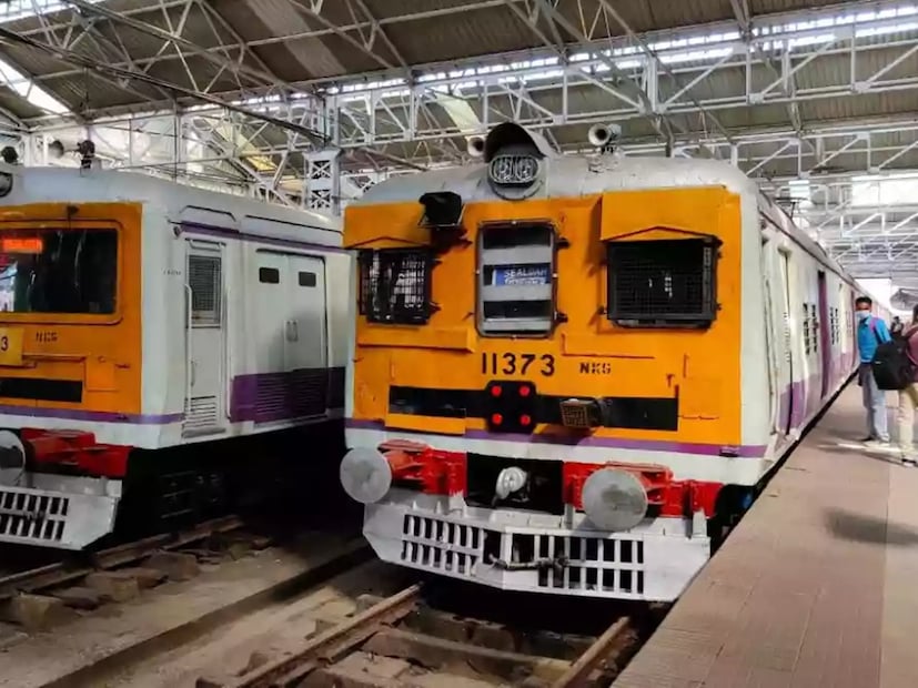 পর্যাপ্ত রেকের অভাবে রেল সিদ্ধান্ত নিয়েছিল তারা চালাবে ইএমইউ ট্রেন। যে সব যাত্রী কৃষ্ণনগর পেরিয়েও যাত্রা করবেন, তাঁদের জন্য ট্রেন আধঘণ্টা অপেক্ষা করবে কৃষ্ণনগর স্টেশনে। সেই সময়ে শৌচালয়ে যাওয়ার কাজ সেরে নেবেন যাত্রীরা।