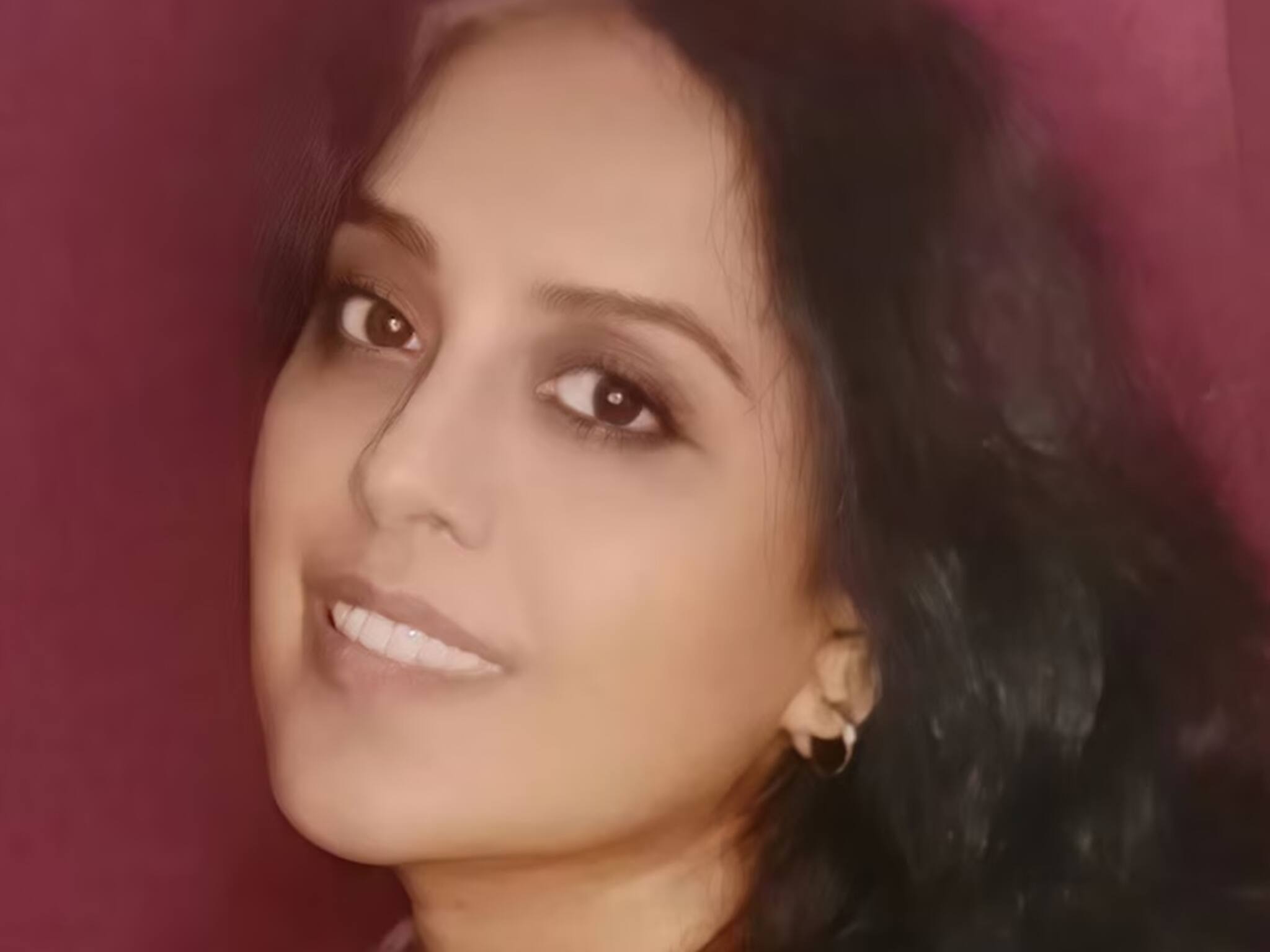 দারিদ্র্য ঠেলে দেয় পতিতাবৃত্তিতে ! বার ডান্সার হিসেবে কেটেছে দিন, এখন তিনিই বলিউডের হিট ছবির গল্প লেখেন, শগুফতাকে চেনেন?