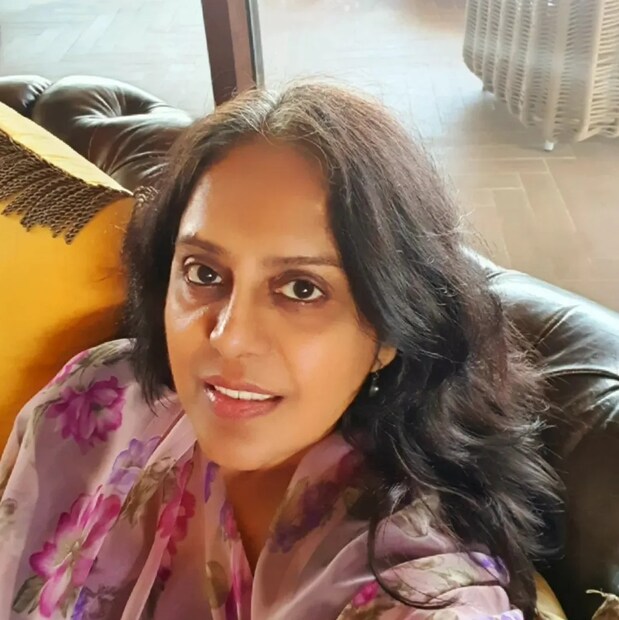 মহেশ ভাটের প্রযোজনা সংস্থা 'বিশেষ ফিল্ম  স'-এ যোগদানের পর শগুফতার জীবন বদলে যায়। এখানেই তিনি তাঁর প্রতিভা প্রদর্শনের সুযোগ পান। তিনি অনেক সুপারহিট ছবির স্ক্রিপ্ট লেখেন। সময়ের সঙ্গে সঙ্গে তাঁর জনপ্রিয়তা বৃদ্ধি পায়। বর্তমানে তিনি চলচ্চিত্র জগতের একটি বড় নাম।