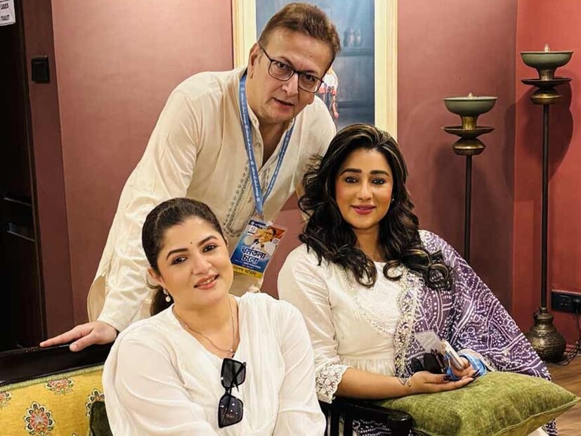 ২১ জুলাইয়ের মঞ্চে উপস্থিত করে শ্রাবন্তী দাবি করেছিলেন, তৃণমূলের উপর তাঁদের আস্থা আছে। শ্রদ্ধা রয়েছে তৃণমূল নেত্রী মমতা বন্দ্যোপাধ্যায়ের উপর।