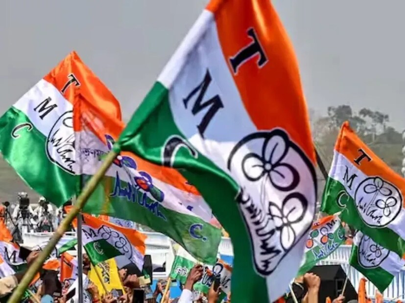 ওয়াকিবহাল মহল সূত্রে খবর, গত লোকসভা নির্বাচনে বিজেপির টিকিট না পাওয়াতেই মন দলের সঙ্গে মন কষাকষি শুরু হয় জন বার্লার। দিল্লি গিয়ে দলের উপরমহলের সঙ্গেও দেখা করেছিলেন প্রাক্তন কেন্দ্রীয় প্রতিমন্ত্রী। পরে সমস্ত জল্পনা সত্যি করেই তৃণমূলে যোগ দেন তিনি। এবার ভোট যত এগোবে, দলবদল তত বাড়বে বলেই মত রাজনৈতিক মহলের। এরই মধ্যে কুণাল ঘোষের দাবি তীব্র জল্পনা তৈরি করল।  