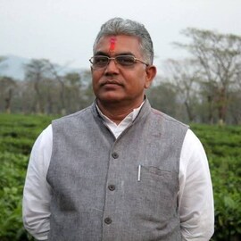 Dilip Ghosh: ২১ জুলাই বড় চমক, কী করতে চলেছেন দিলীপ ঘোষ? Dilip Ghosh: ২১ জুলাই বড় চমক, কী করতে চলেছেন দিলীপ ঘোষ?