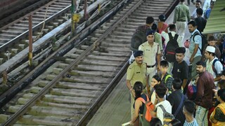 * জেলার যাত্রীদের সুবিধায় নয়া রুটে ট্রেন চালানোয় সুবিধা বাড়ছে যাত্রীদের * জেলার যাত্রীদের সুবিধায় নয়া রুটে ট্রেন চালানোয় সুবিধা বাড়ছে যাত্রীদের