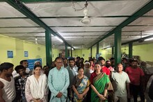 মানুষ কী করে এভাবে থাকতে পারে! না এখনও জল- বিদ্যুতের সংযোগ ফেরেনি জয় হিন্দ কলোনিতে