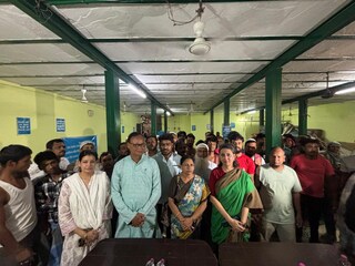 * জয় হিন্দ কলোনির বাসিন্দাদের সাথে দেখা করল তৃণমূল কংগ্রেসের প্রতিনিধিরা