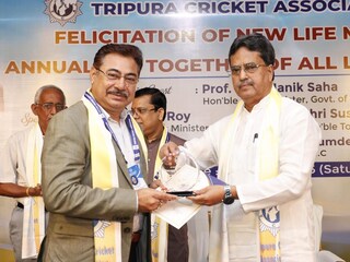 * নতুন মাঠ উপহার দিতে চলেছেন ত্রিকেট ভালোবাসা মুখ্যমন্ত্রী 
