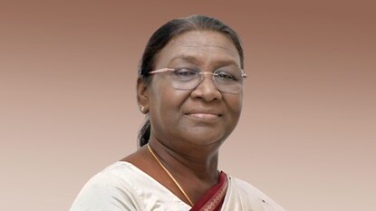 রাষ্ট্রপতির ২ দিনের সফরে শহরের এই জায়গাগুলিতে নিয়ন্ত্রণে থাকবে যান চলাচল রাষ্ট্রপতির ২ দিনের সফরে শহরের এই জায়গাগুলিতে নিয়ন্ত্রণে থাকবে যান চলাচল