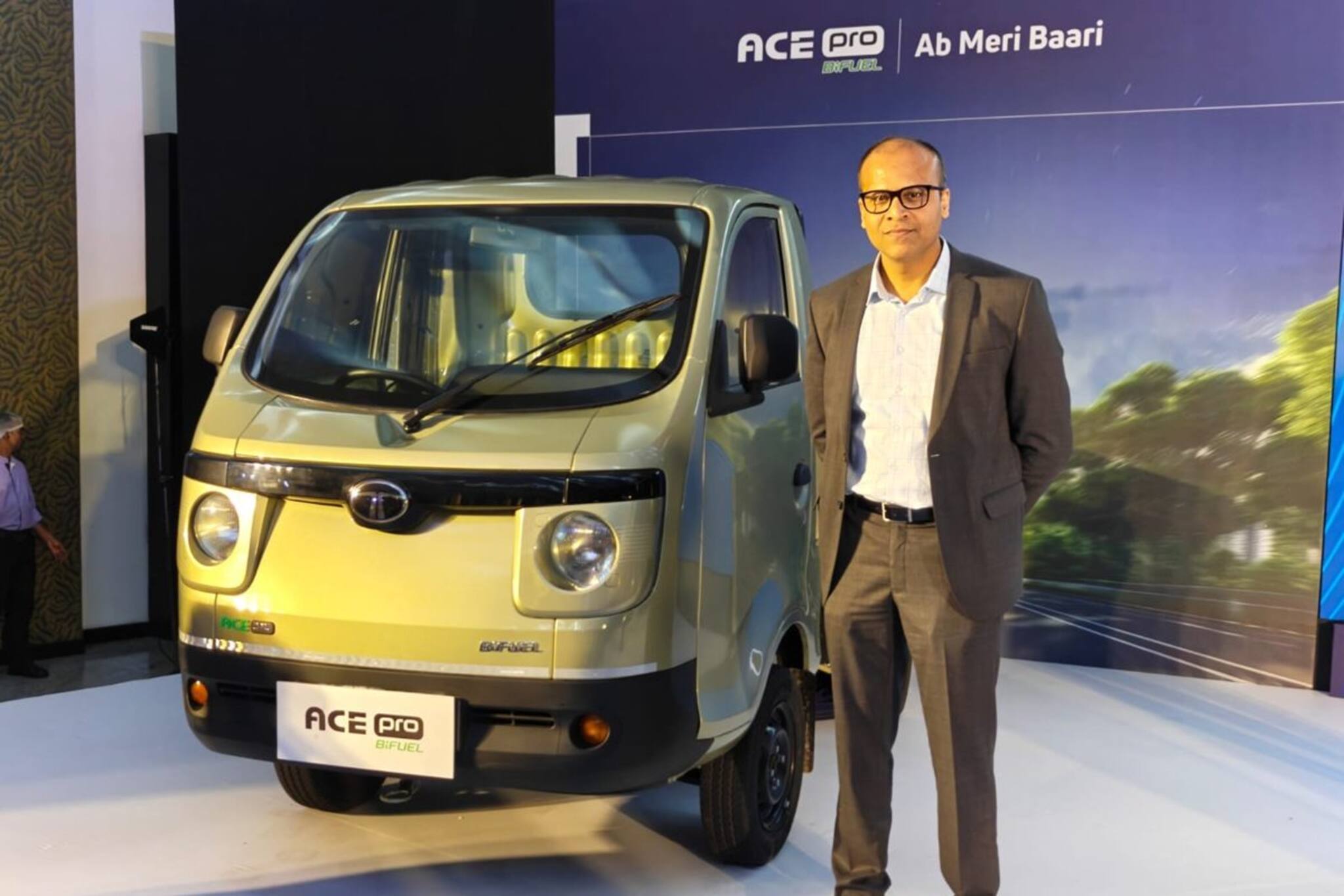 এসে গেল ভারতের সবথেকে সস্তা চার-চাকার মিনি ট্রাক ! বাজারে এল Tata ACE Pro