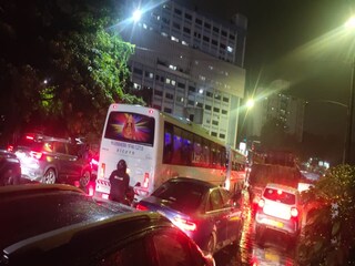 সকালের পর সন্ধেবেলাও যানজট৷ 