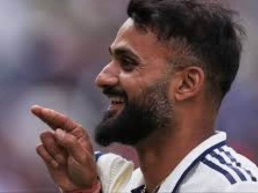 স্থানীয় যুবক অঙ্কুর বলেন, “আমি ভাবতেই পারিনি ও এত ভালো খেলবে। কিন্তু আকাশদীপ প্রমাণ করে দিল, নিজের চেষ্টায় দেশকে গর্বিত করা যায়।”