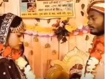 Viral Wedding Video: সবার সামনে বিয়ের মঞ্চে বরকে চরম অপমান পাত্রীর! মারা হল ধাক্কা, ছোঁড়া হল গলার মালাও…! দেখুন ভিডিও…