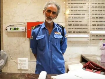 অক্ষয়, অজয়ের সঙ্গে সুপারহিট সিনেমায় অভিনয়! অভিনেতা এখন ওয়াচম‍্যান, চিনতে পারছেন?