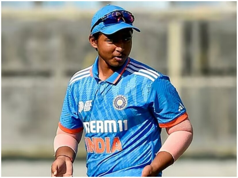 আইপিএল ২০২৫-এ বৈভব সূর্যবংশীকে রাজস্থান রয়্যালস ১ কোটি ১০ লক্ষ টাকায় কিনেছে। ফলে ১৪ বছর বয়সেই কোটিপতি হয়ে গিয়েছেন বৈভব সূর্যবংশী।