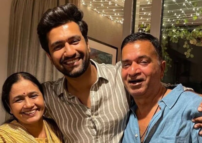 এক বছর পর চাকরিছাড়া হওয়ার পর কৌশল নিজেকে দুটি প্রতিশ্রুতি দেন: তিনি আর কখনও চাকরি নেবেন না এবং কখনও মুম্বই ছেড়ে যাবেন না। এর পর এক আকস্মিক ঘটনা সব কিছু উল্টে দিল। স্টান্টম্যান হিসেবে কাজ করা কিছু পঞ্জাবি পরিচিত ব্যক্তি তাঁকে তাঁদের ইউনিয়নে যোগদানের পরামর্শ দিলেন। প্রবেশ ফি ছিল ১,০০০ টাকা, যা তখন দেওয়া তাঁর জন্য অসম্ভব ছিল, কিন্তু তাঁর বন্ধুরা সেই জোগাড়ে সাড়া দিয়েছিলেন। সেই একটি সিদ্ধান্তই তাঁকে বলিউডের সেটে নিয়ে গেল।