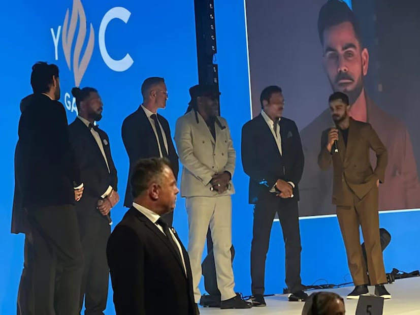 ক্যানসার আক্রান্তদের জন্য লড়াই করছেন যুবরাজ এবং তাঁর সংস্থা ৷ অনুষ্ঠানে উপস্থিত প্রত্যেকেই যুবরাজের এই কাজের প্রশংসা করে তাঁর YouWeCan ফাউন্ডেশনের জন্য মন খুলে সমর্থন জানালেন।
