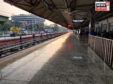 Indian Railways Knowledge Story: রেল স্টেশন তো নয় যেন ঝকঝকে বাড়ির ফ্লোর, একটাও চিপস-গুটখার প্যাকেট পড়ে থাকবে না, দেশের কোন রেল প্ল্যাটফর্ম এতটাই ঝাঁ চকচকে?