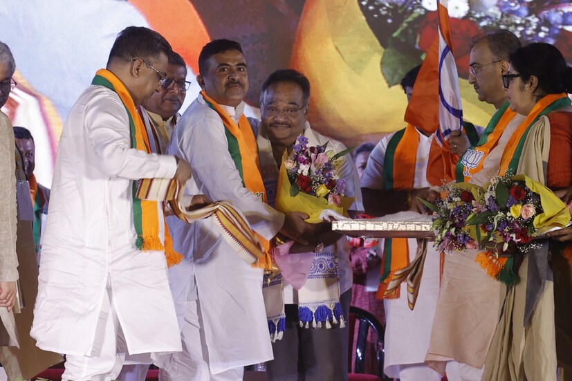 শাসক দল তথা মমতা বন্দ্যোপাধ্যায়ের বিরুদ্ধে আন্দোলন গড়ে তোলার ডাক দিয়ে শমীক ভট্টাচার্যের মন্তব্য 