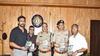 কেন লালবাজারে জিতু? কেন লালবাজারে জিতু?