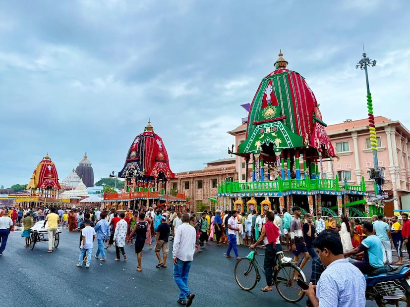 পরের বছর রথযাত্রা পালিত হবে ১৬ জুলাই, বৃহস্পতিবার৷ আগামী বছর অর্থাৎ ২০২৬ সালের বা ১৪৩৩ বঙ্গাব্দে সেদিনই পড়েছে রথযাত্রা উৎসব৷