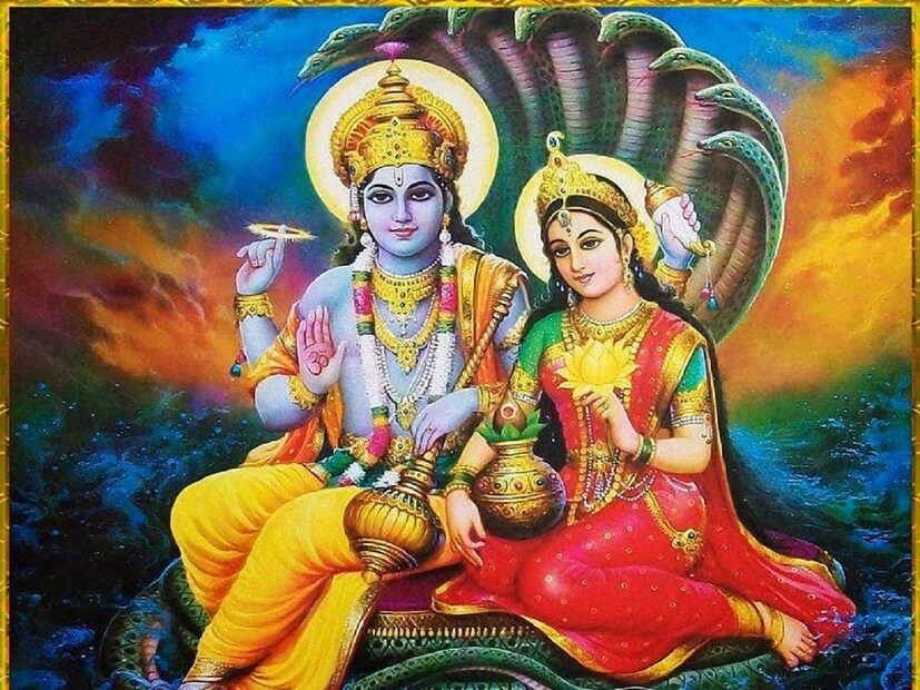 এই পুণ্যতিথিতে দেবী লক্ষ্মী এবং বিষ্ণুর পুজো করুন৷ পুজোর সময় পরিধান করুন হলুদ পোশাক৷ পুজোর নৈবেদ্যে নিবেদন করুন হলুদ রঙের প্রসাদ৷ প্রসাদ ও নৈবেদ্যে তুলসিপাতা দেবেন৷ সন্ধ্যায় দেববিগ্রহের সামনে প্রজ্বলন করুন প্রদীপ৷