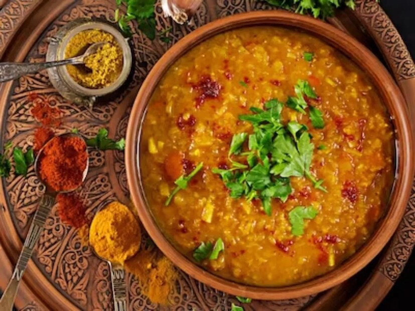 বিখ্যাত আয়ুর্বেদিক চিকিৎসক সেলিম জাইদি তার ইউটিউব চ্যানেলে শেয়ার করা একটি ভিডিওতে বলছেন, 'ডায়াবেটিস রোগীদের জন্য ছোলার ডাল সবচেয়ে ভাল। এর কারণ হল এই ডালের গ্লাইসেমিক ইনডেক্স খুবই কম৷