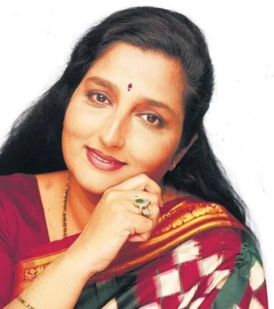 এই গানটির নাম 'কোয়ালিয়া গাতি হ্যায়' যা নির্মাতারা কীর্তি সিংয়ের উপর চিত্রায়িত করেছেন। কীর্তি জলপ্রপাতের মধ্যে যেন আগুন ধরিয়ে দেন। এই গানটি 'জঙ্গল লাভ' থেকে নেওয়া হয়েছে। এটি গেয়েছেন অনুরাধা পাড়োয়াল এবং সঙ্গীত পরিচালক আনন্দ মিলিন্দ।