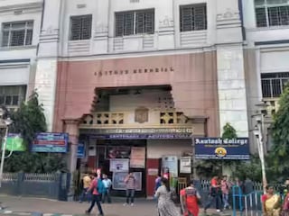 সাউথ কলকাতা ল কলেজে সাম্প্রতিক ঘটনার জেরে এবার দক্ষিণ কলকাতার নামী শিক্ষা প্রতিষ্ঠান আশুতোষ কলেজও নিরাপত্তা নিয়ে কঠোর পদক্ষেপ করল।  বহিরাগতদের প্রবেশ বন্ধ, প্রাক্তনদের জন্যও লাগবে অধ্যক্ষের অনুমতি, কলেজ ক্যাম্পাসে আড্ডার উপরেও টানা নজরদারির নির্দেশ জারি করল কলেজ কর্তৃপক্ষ।
