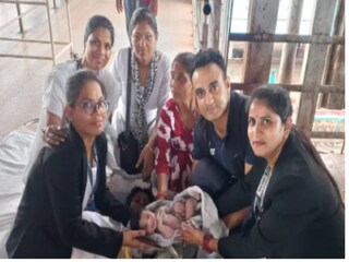 ঝাঁসি রেল স্টেশনে সেনা ডাক্তারের সাহায্যে মহিলার সন্তান প্রসব, সঙ্গে ছিল কেবল একটা ক্লিপ আর একটা ছুরি