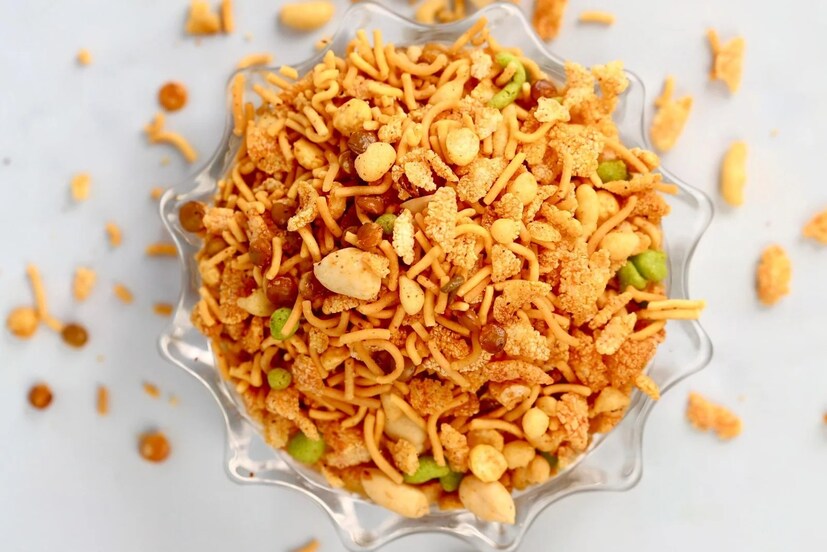 খুব প্রচলিত মুখরোচক খাবার চানাচুরের ইংরেজি নাম কী? অনেকেই তা জানেন না৷ মাথা চুলকেও বলতে পারেন না৷ 
