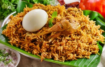 বিরিয়ানি দেওয়ার সময় হাঁড়িতে হাতা ঠুকে আওয়াজ করে দোকানী, কেন বলুন তো? ঠকার আগে জানুন