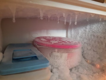 বৃষ্টি পড়লে ফ্রিজের তাপমাত্রা কেমন হওয়া উচিত? খাবারও থাকে জীবাণুমুক্ত, মেশিনও ঠিকঠাক চলে! বৃষ্টি পড়লে ফ্রিজের তাপমাত্রা কেমন হওয়া উচিত? খাবারও থাকে জীবাণুমুক্ত, মেশিনও ঠিকঠাক চলে!