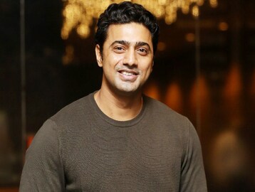 দেবের নতুন স্ট্রাটেজি ঘিরে টলিউডে বিতর্ক, ষড়যন্ত্রের অভিযোগ অভিনেতা-প্রযোজকের