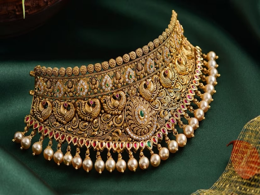 Gold Price Prediction For December 2025: ডিসেম্বর ২০২৫-এ কত হতে পারে সোনার দাম? জানলে চমকে উঠবেন