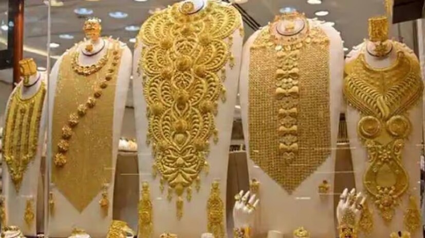 গহনার চাহিদা কমেছেজুন মাসে সোনার গহনার পাইকারি চাহিদা ১০% কমেছে। উচ্চ মূল্য এবং দুর্বল ভোক্তা মনোভাবের কারণে মানুষ নতুন কেনাকাটা এড়িয়ে চলতে দেখা গিয়েছে।